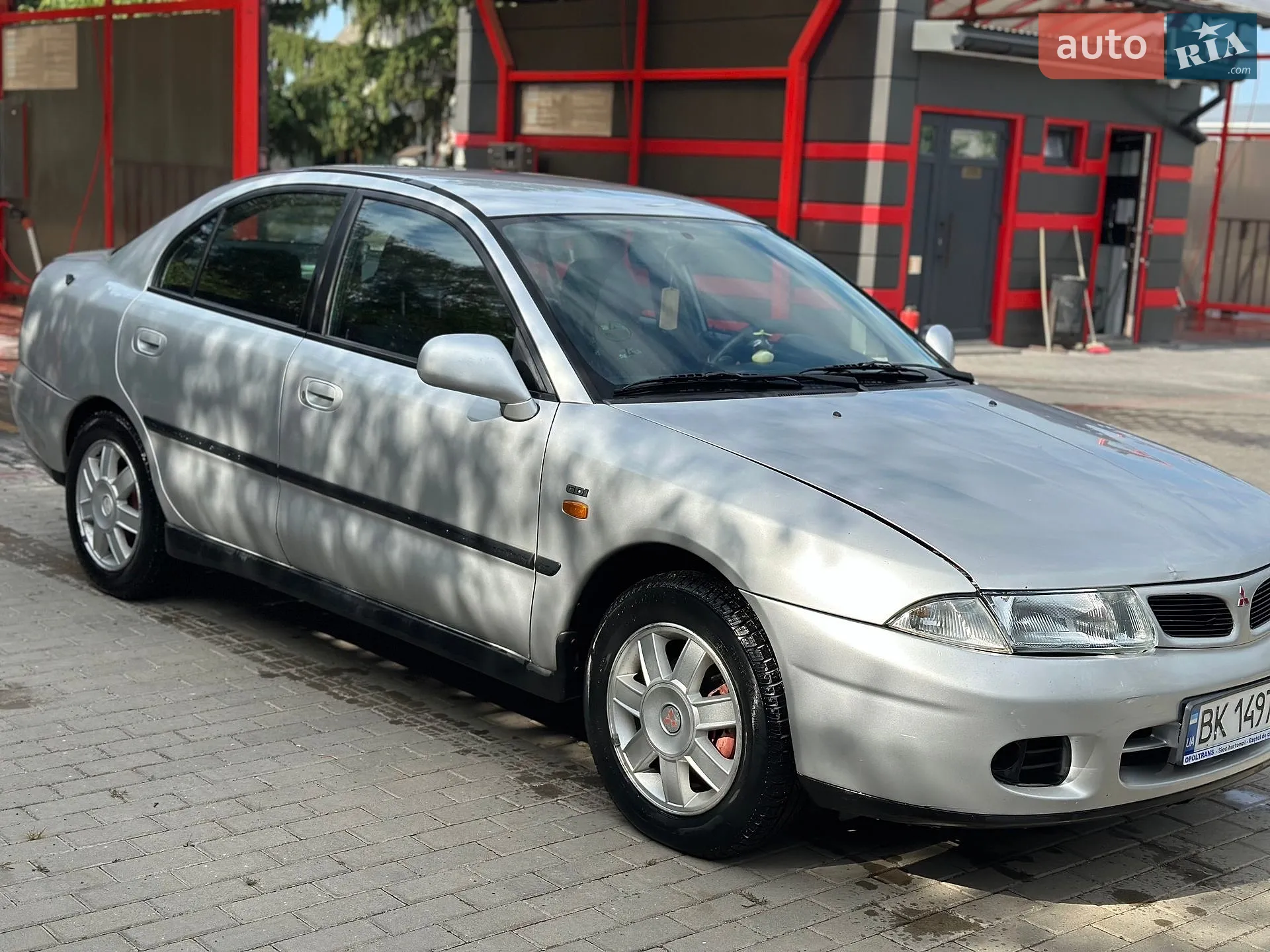 Mitsubishi Carisma, 1998