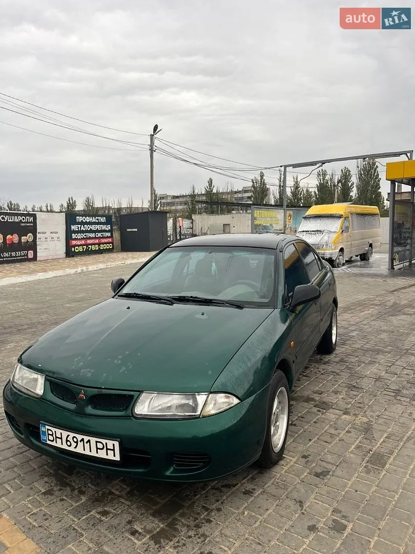 Mitsubishi Carisma, 1998