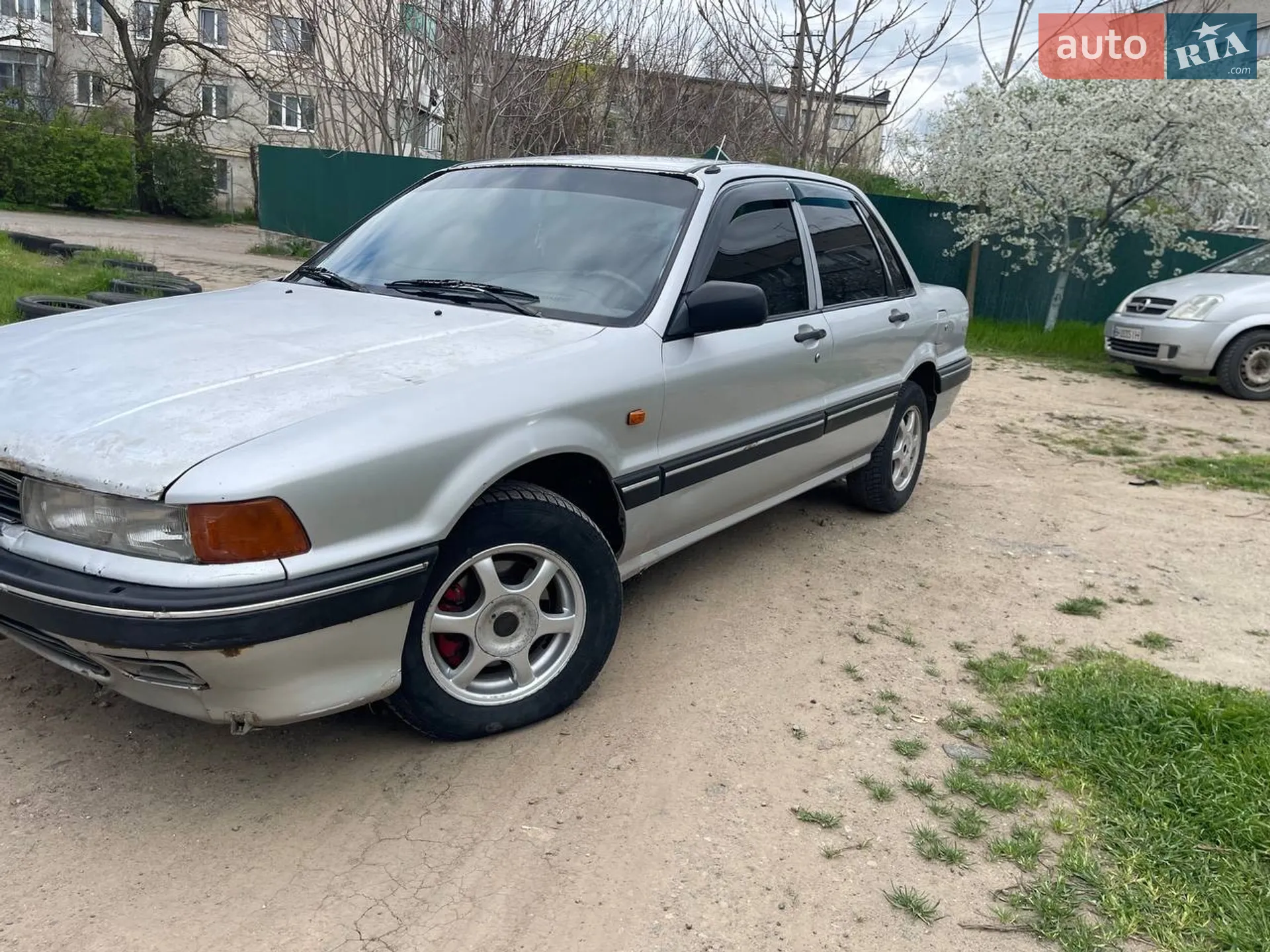 Mitsubishi Galant, 1988