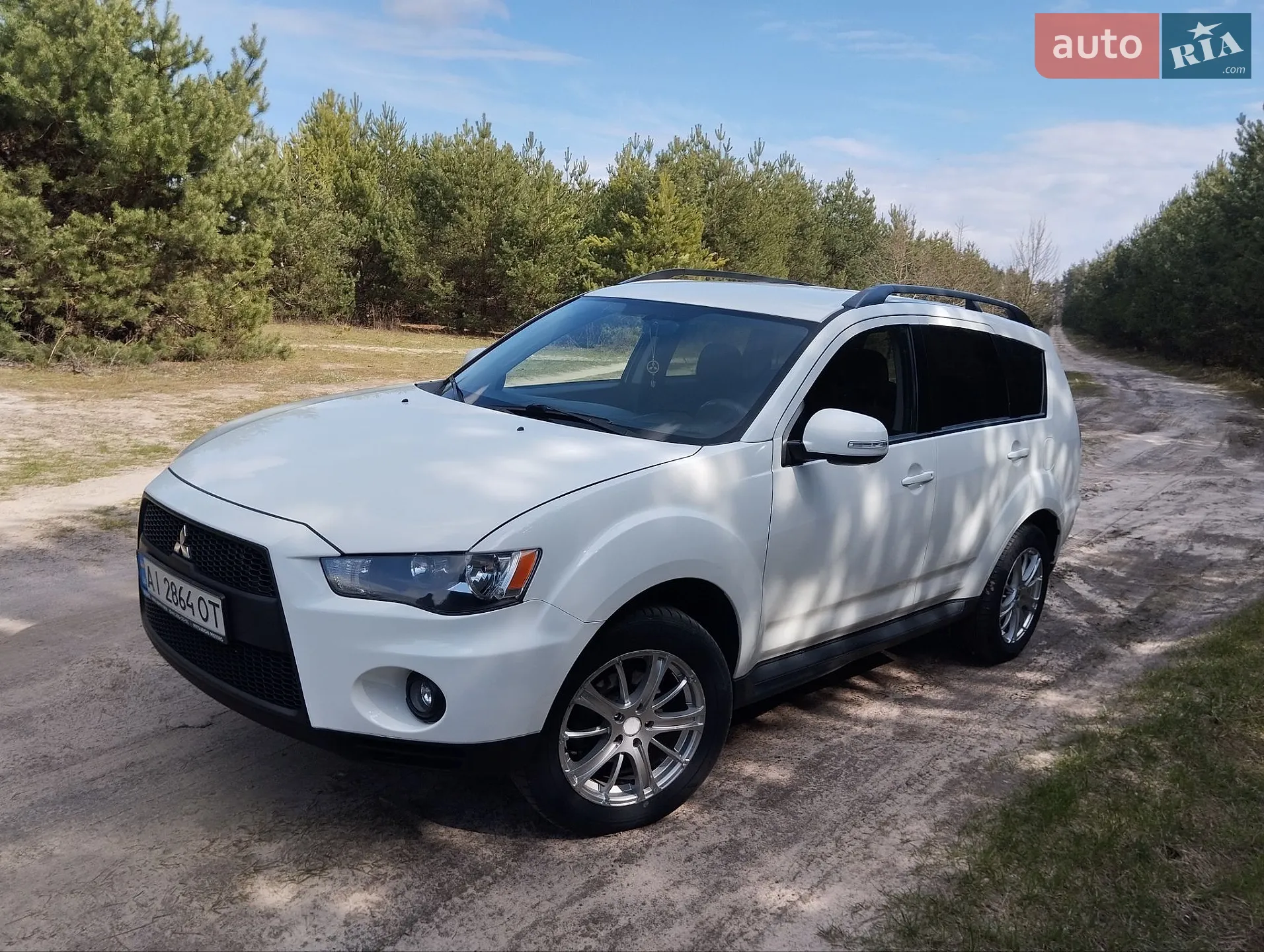 Mitsubishi Outlander XL 2011 — 1