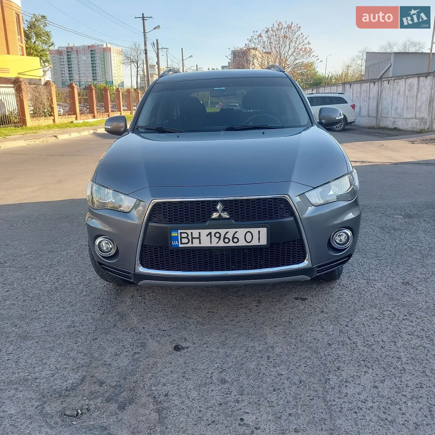 Mitsubishi Outlander XL, 2011