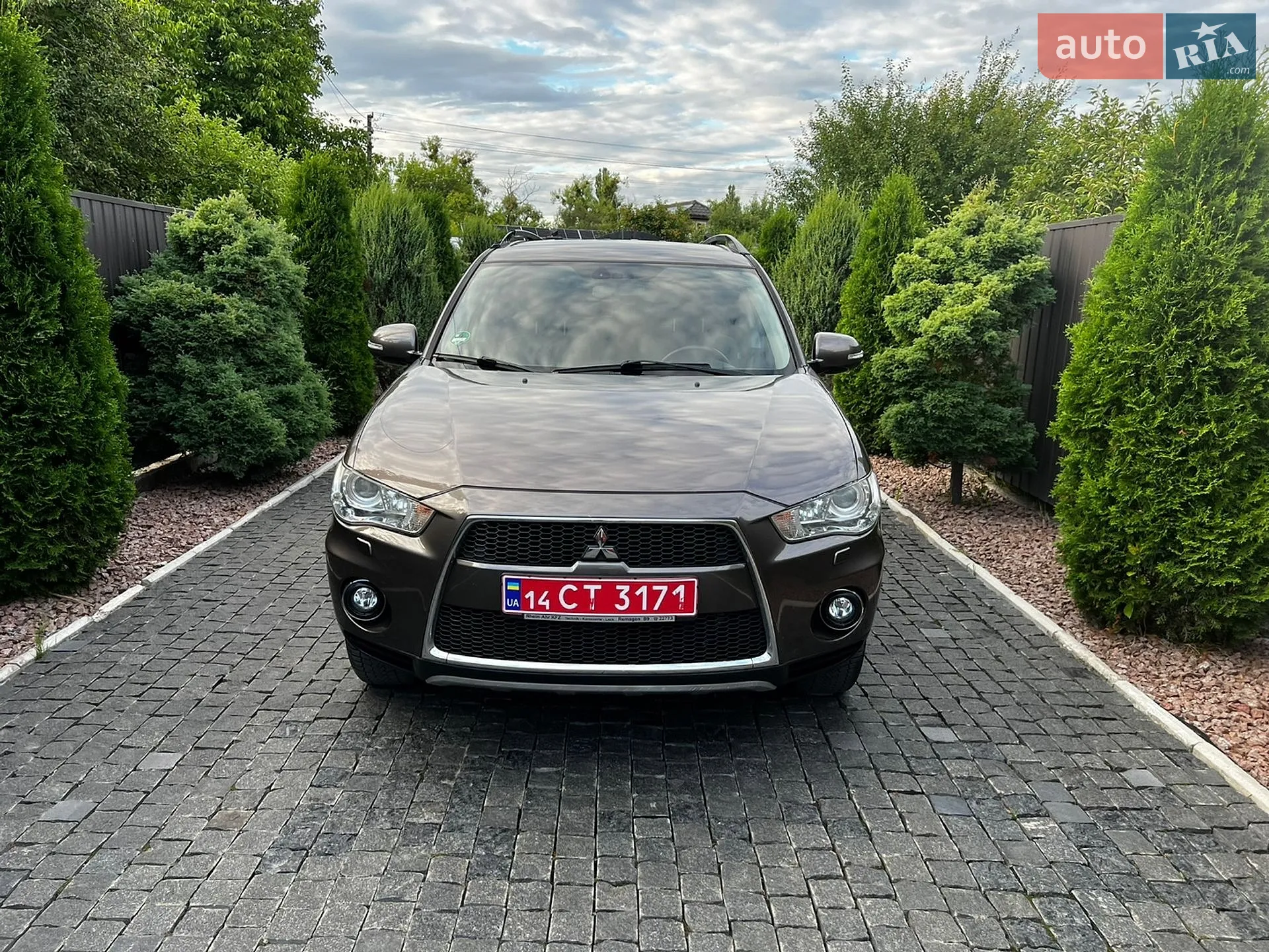 Mitsubishi Outlander XL, 2011