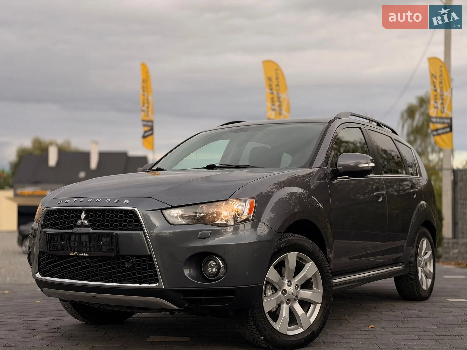 Mitsubishi Outlander XL, 2011
