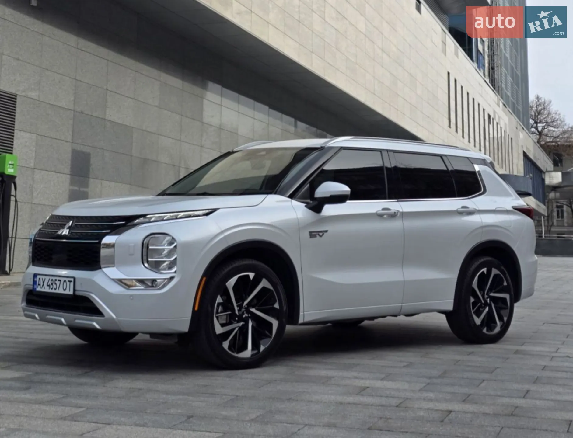 Mitsubishi Outlander, 2023