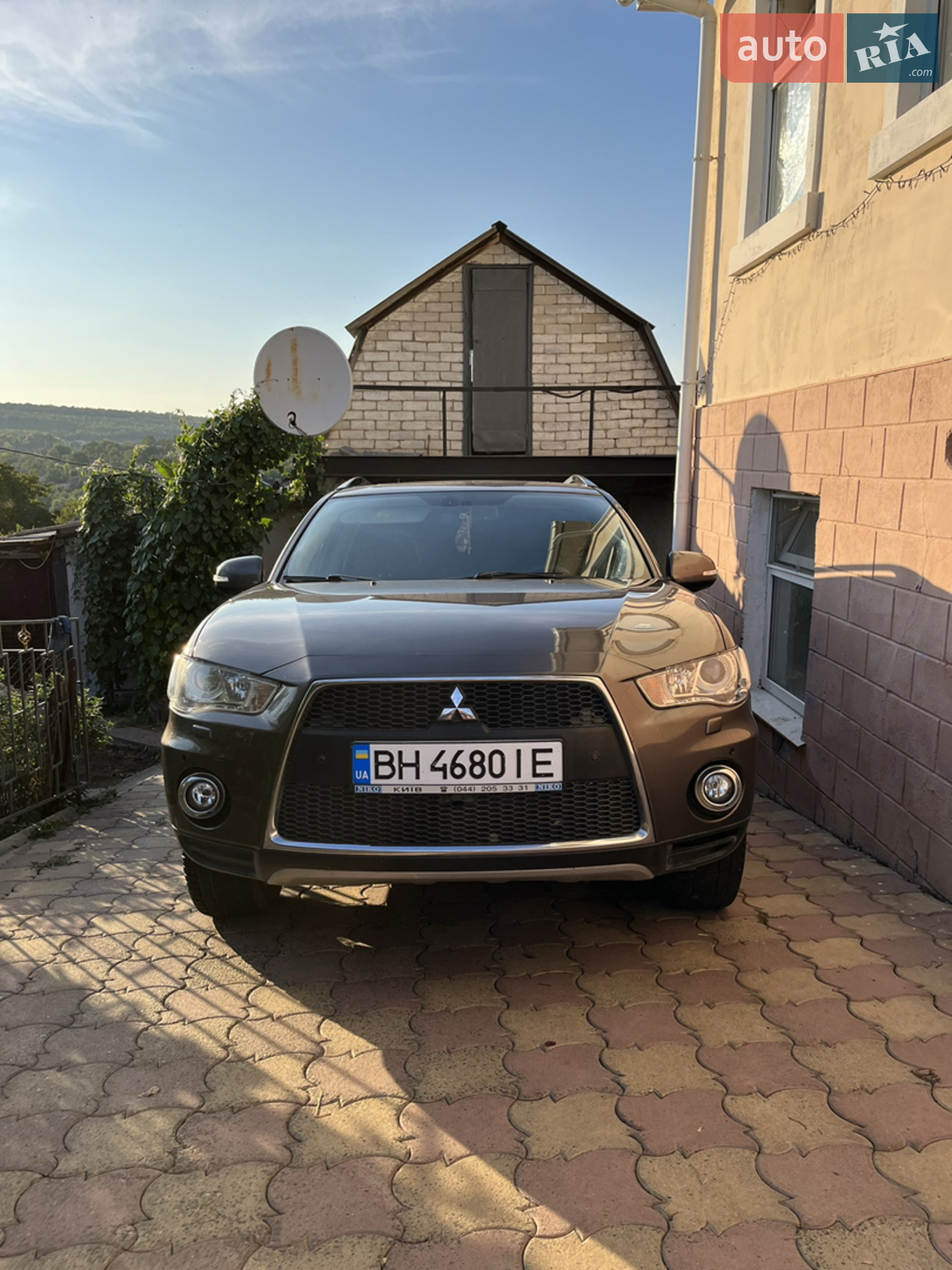 Mitsubishi Outlander, 2011