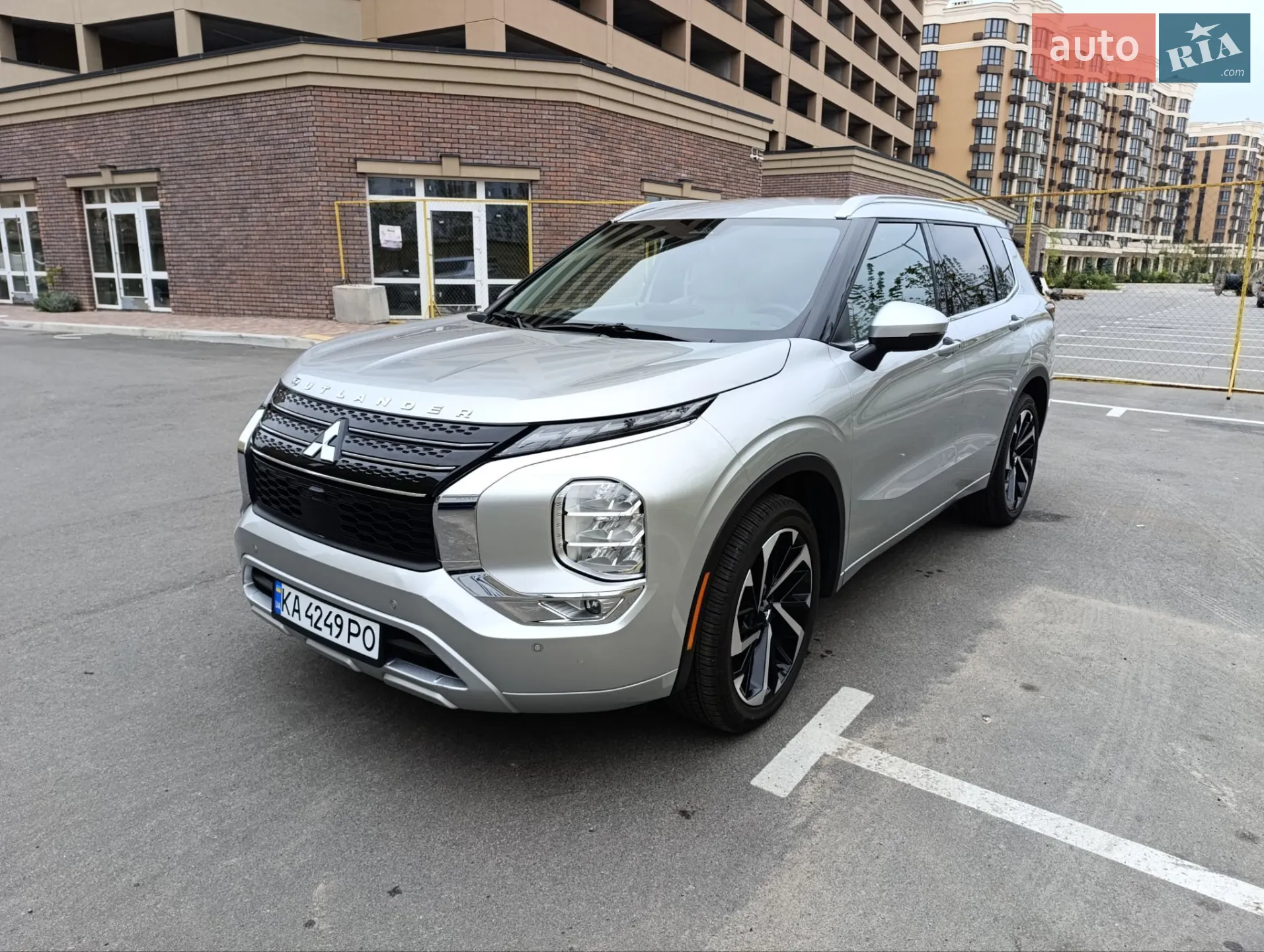 Mitsubishi Outlander, 2024