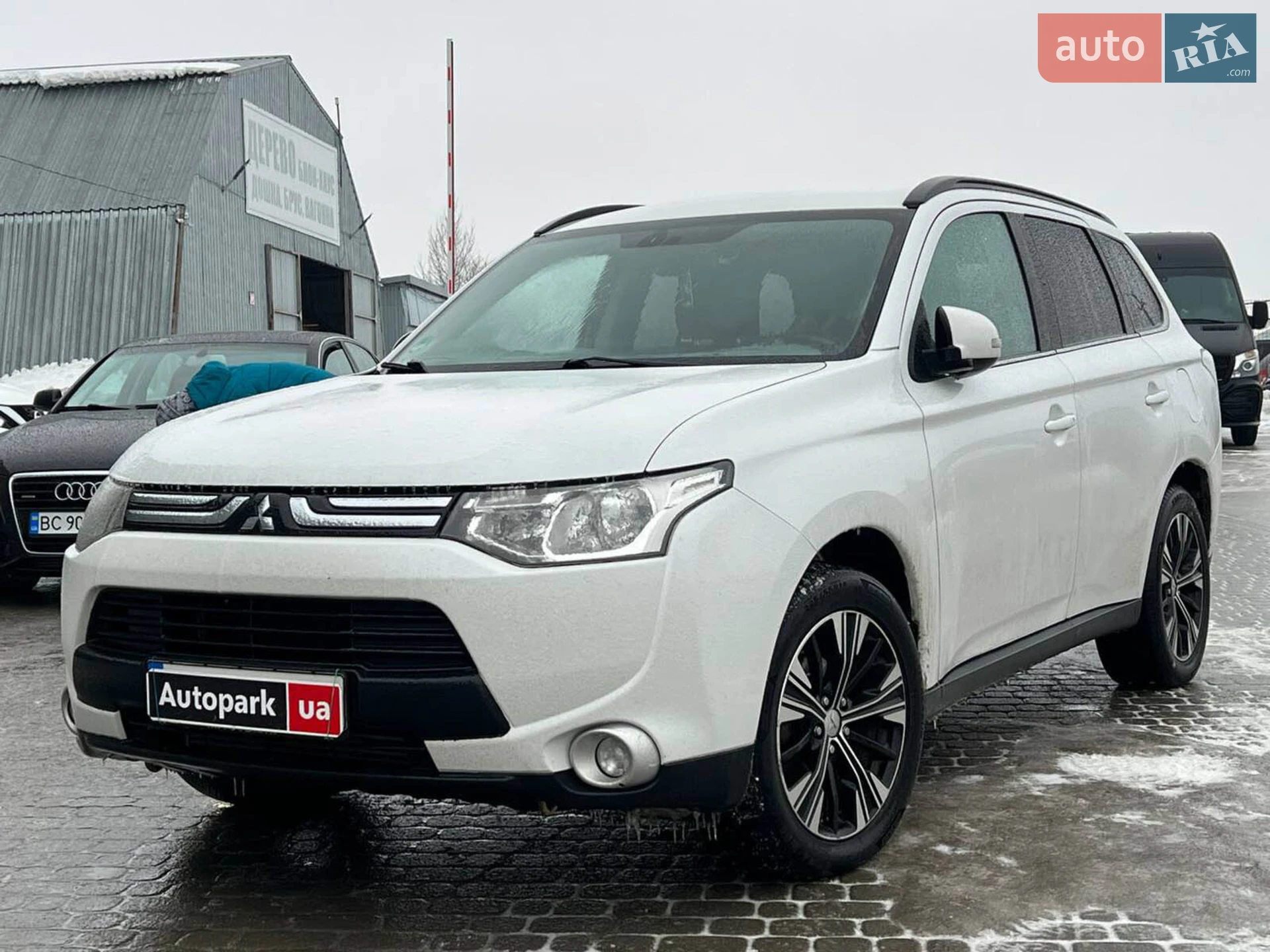 Mitsubishi Outlander, 2012