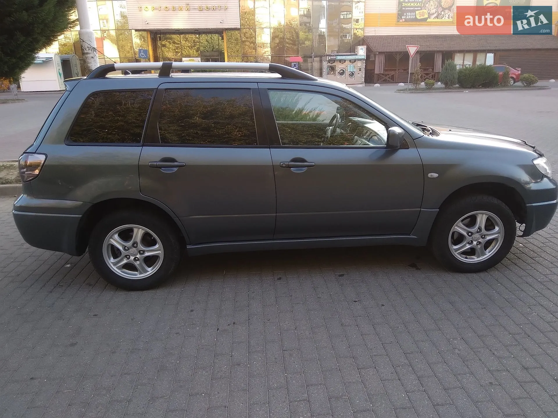 Mitsubishi Outlander, 2004