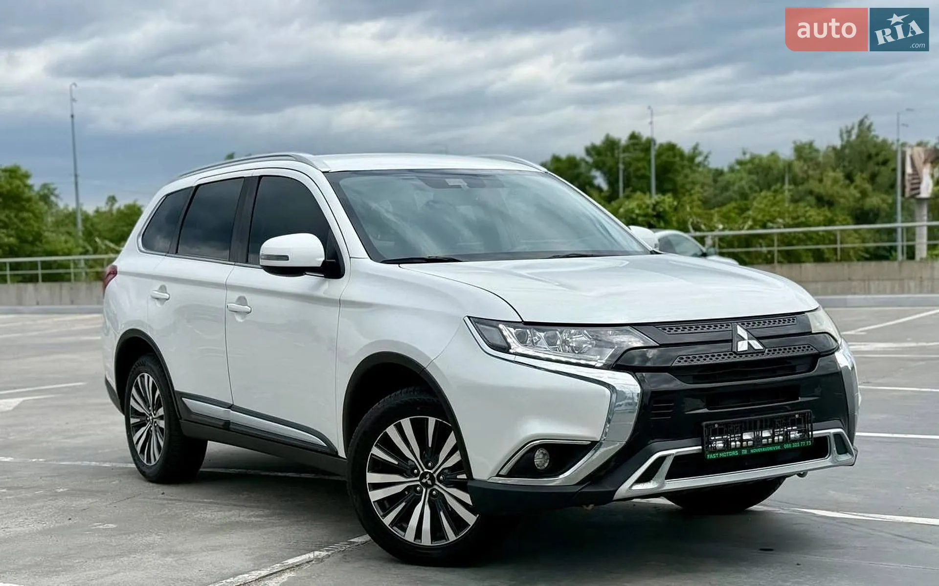 Mitsubishi Outlander, 2020