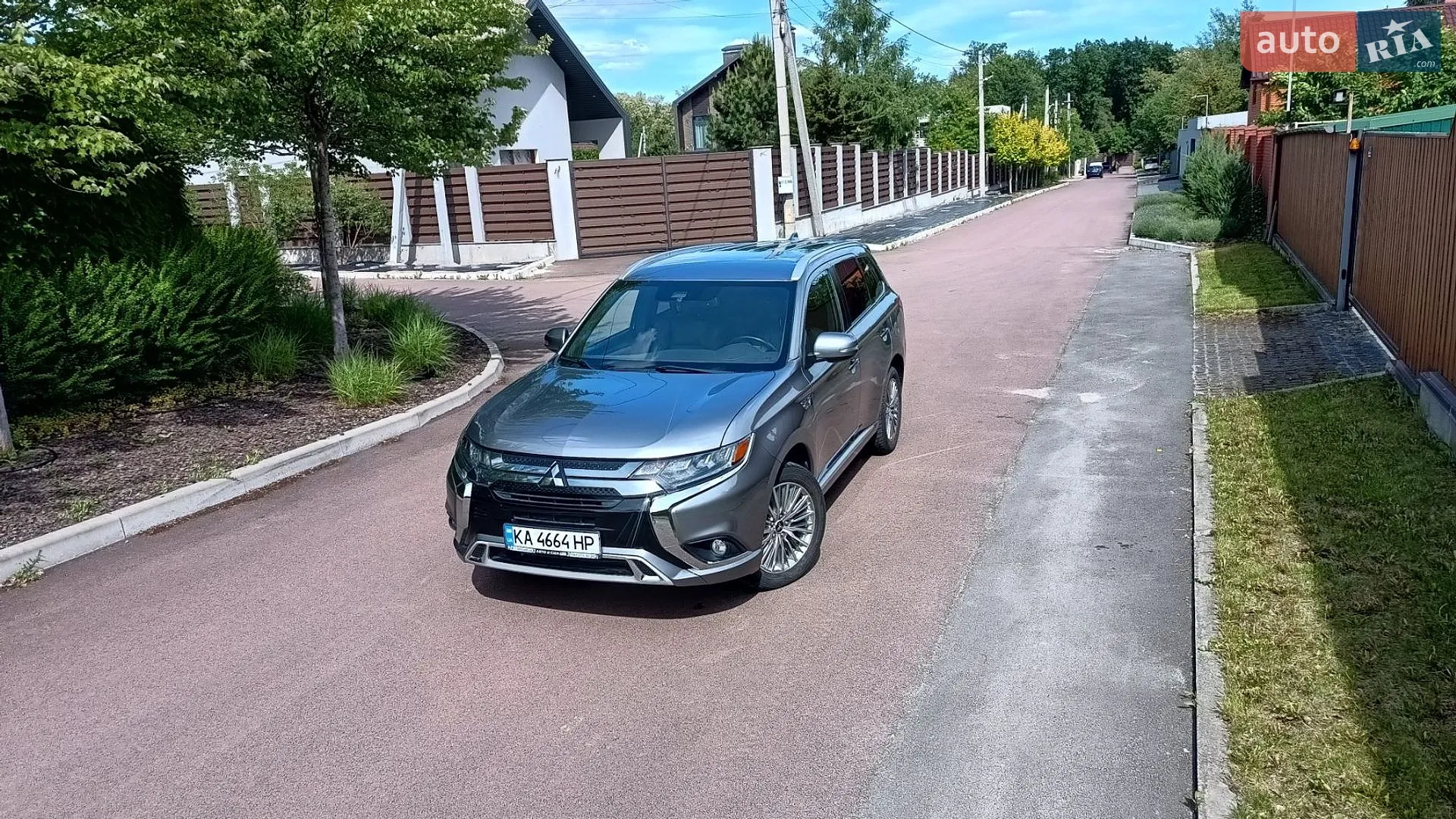 Mitsubishi Outlander, 2022