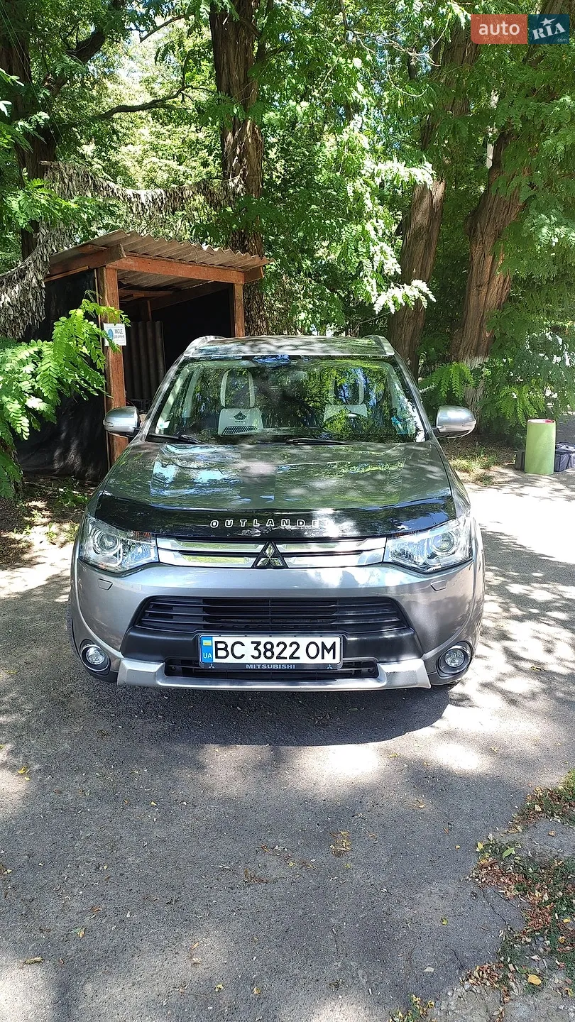Mitsubishi Outlander, 2015
