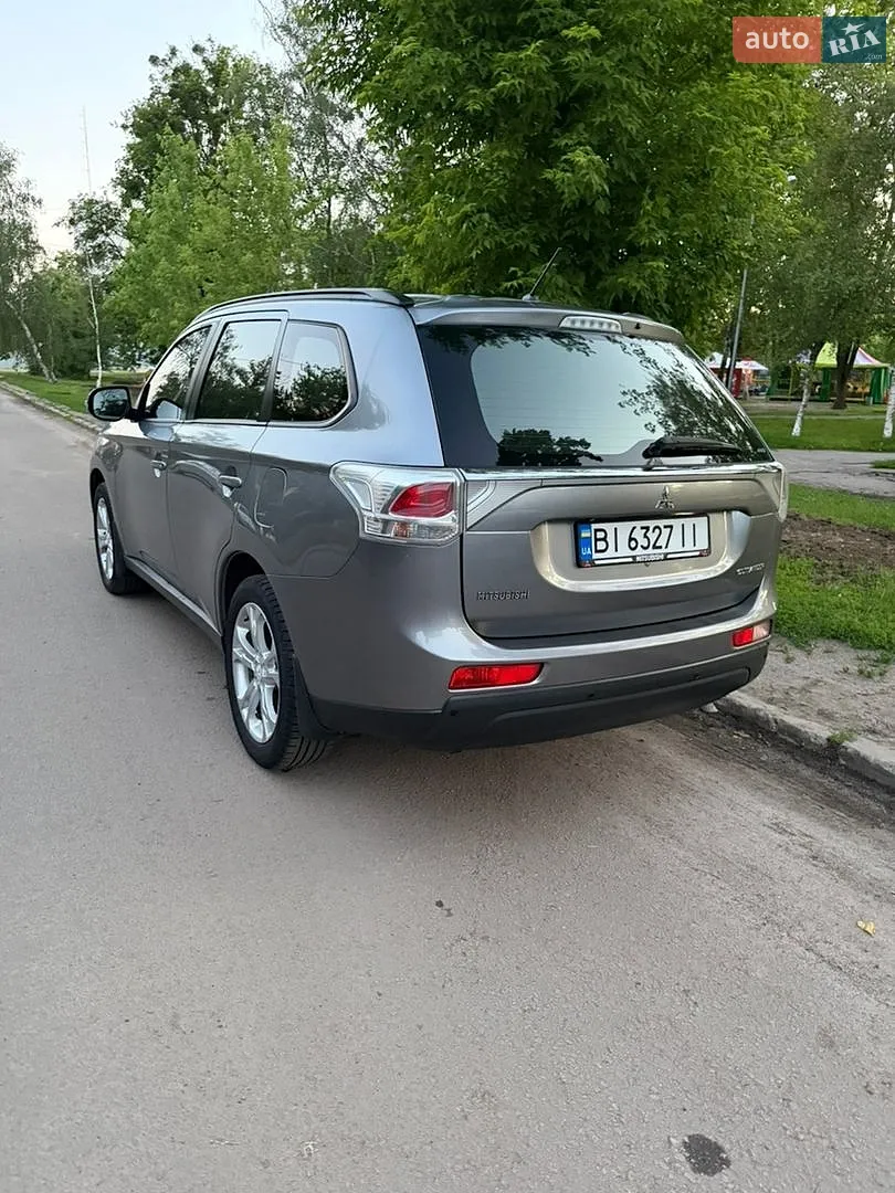 Mitsubishi Outlander, 2012