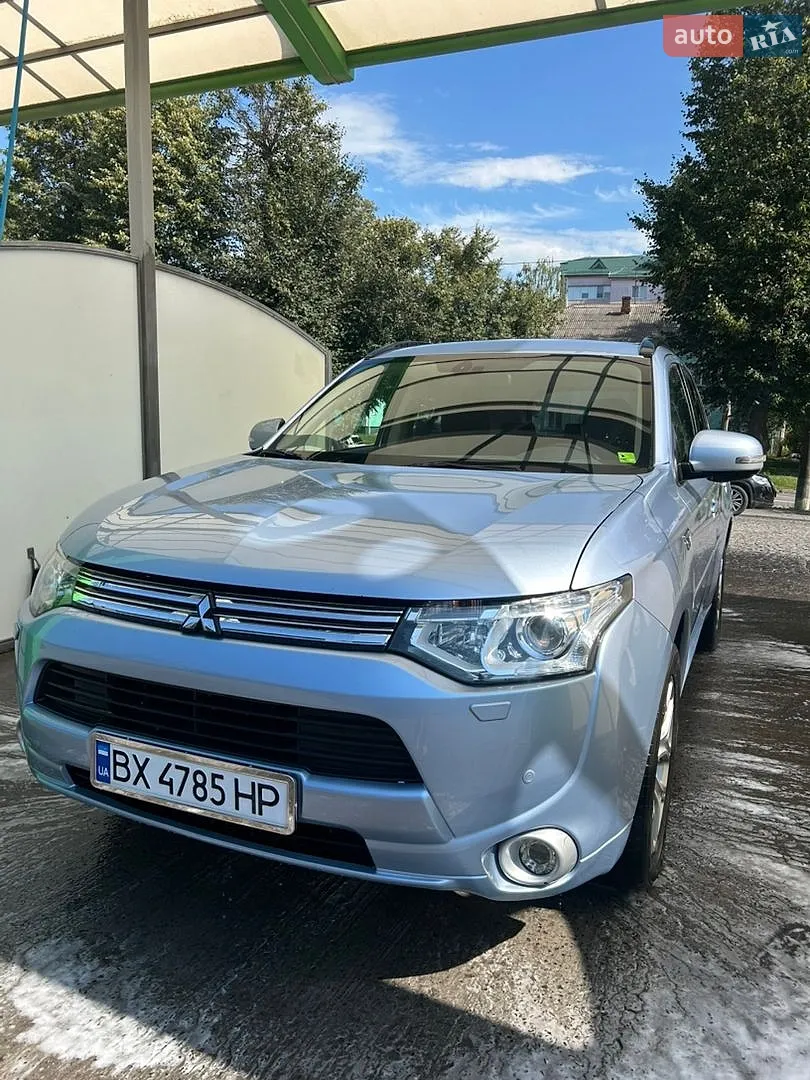 Mitsubishi Outlander, 2013