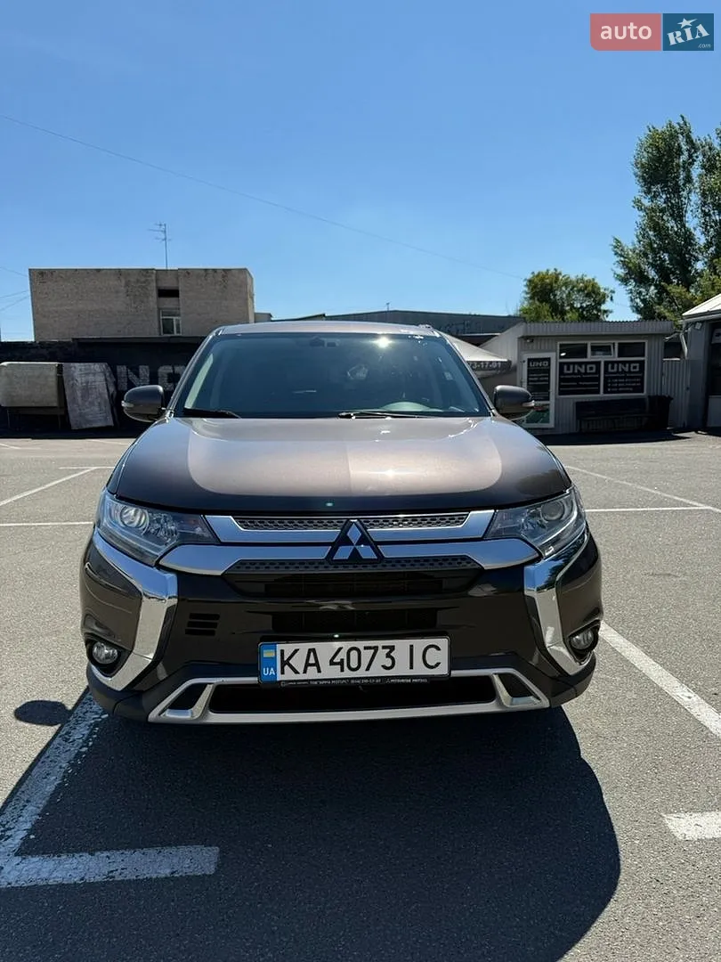 Mitsubishi Outlander, 2021