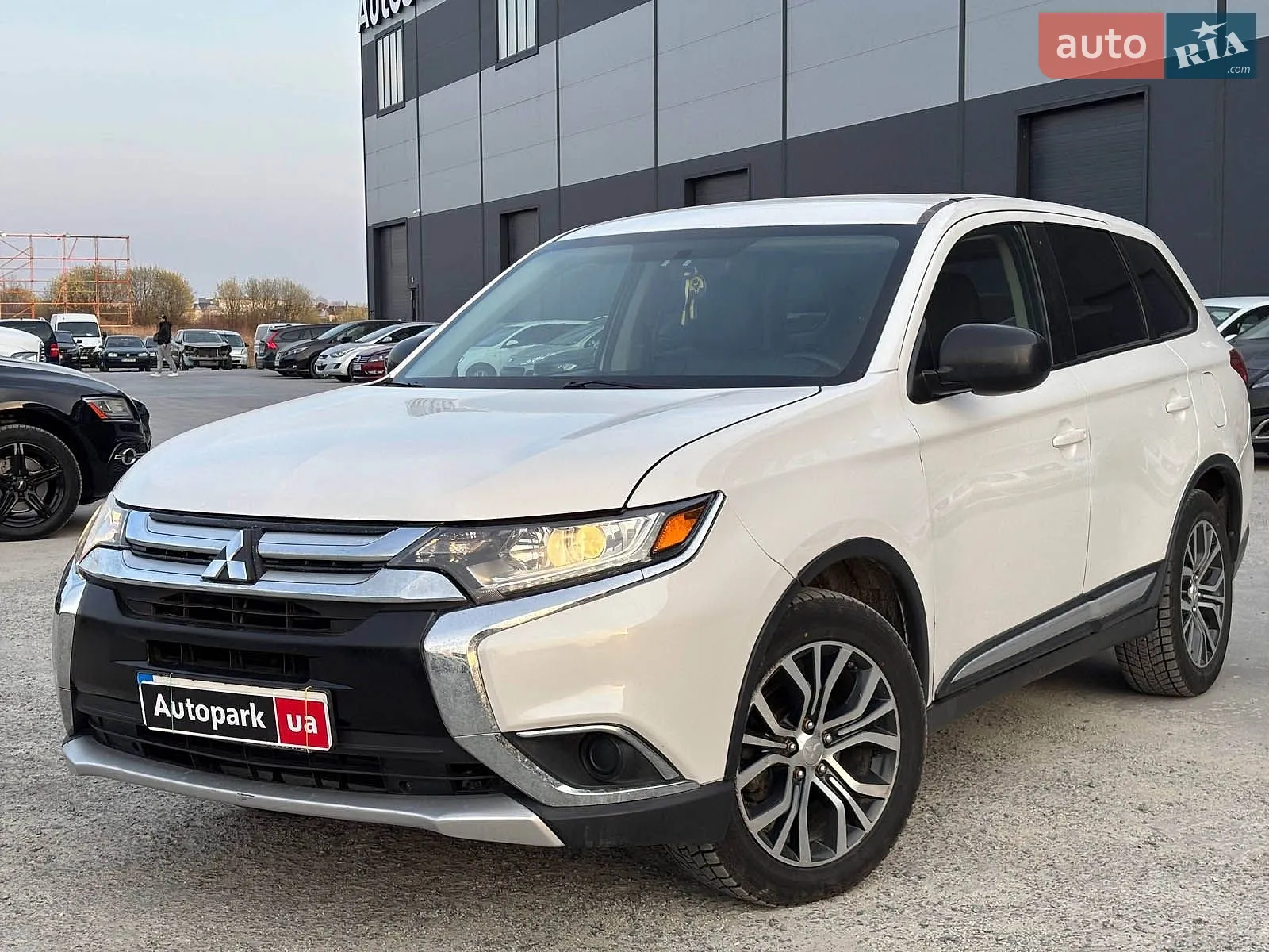 Mitsubishi Outlander, 2016