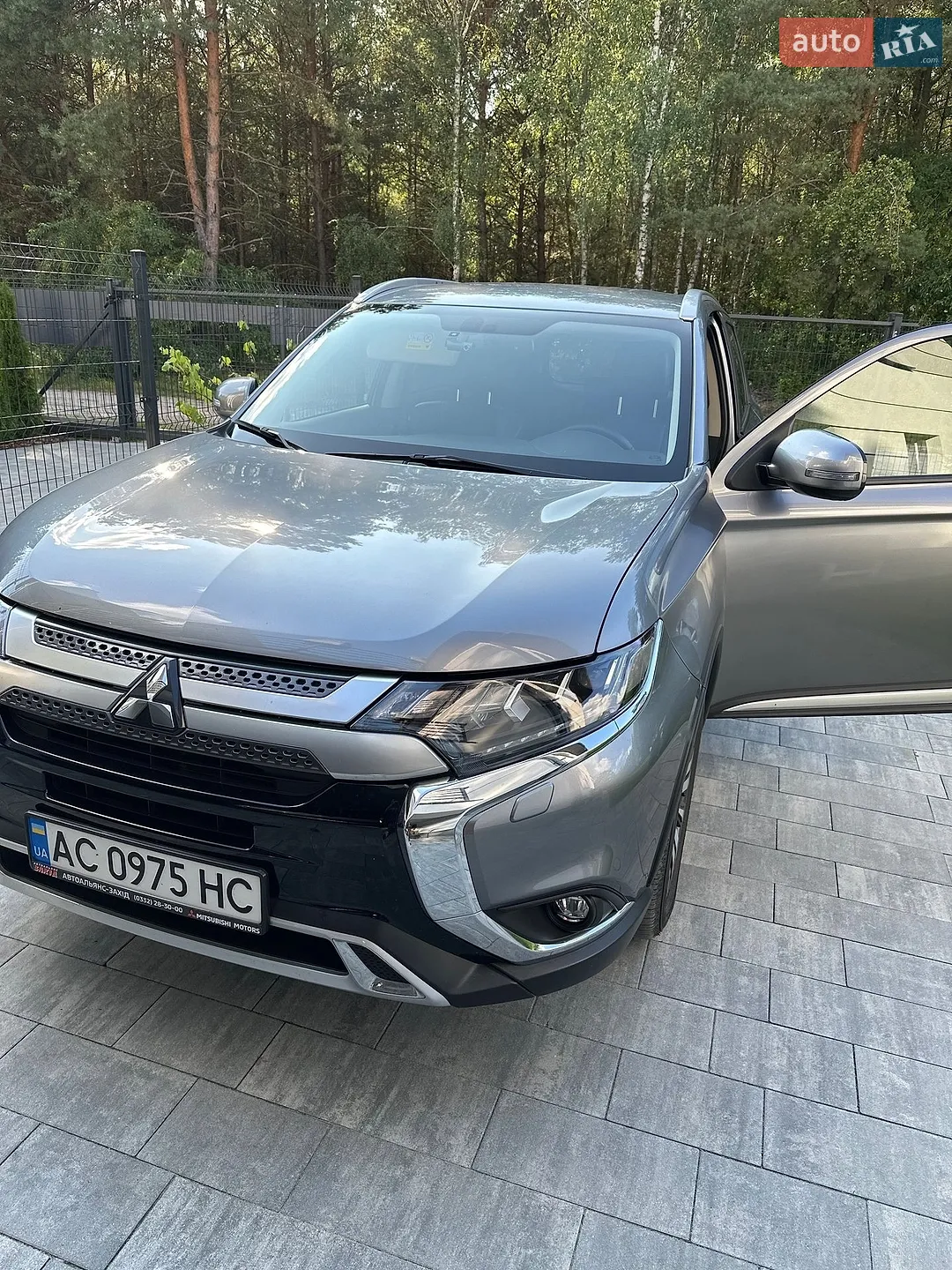 Mitsubishi Outlander, 2022