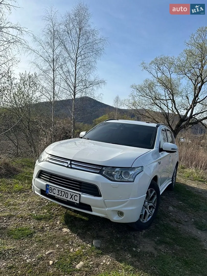Mitsubishi Outlander, 2013