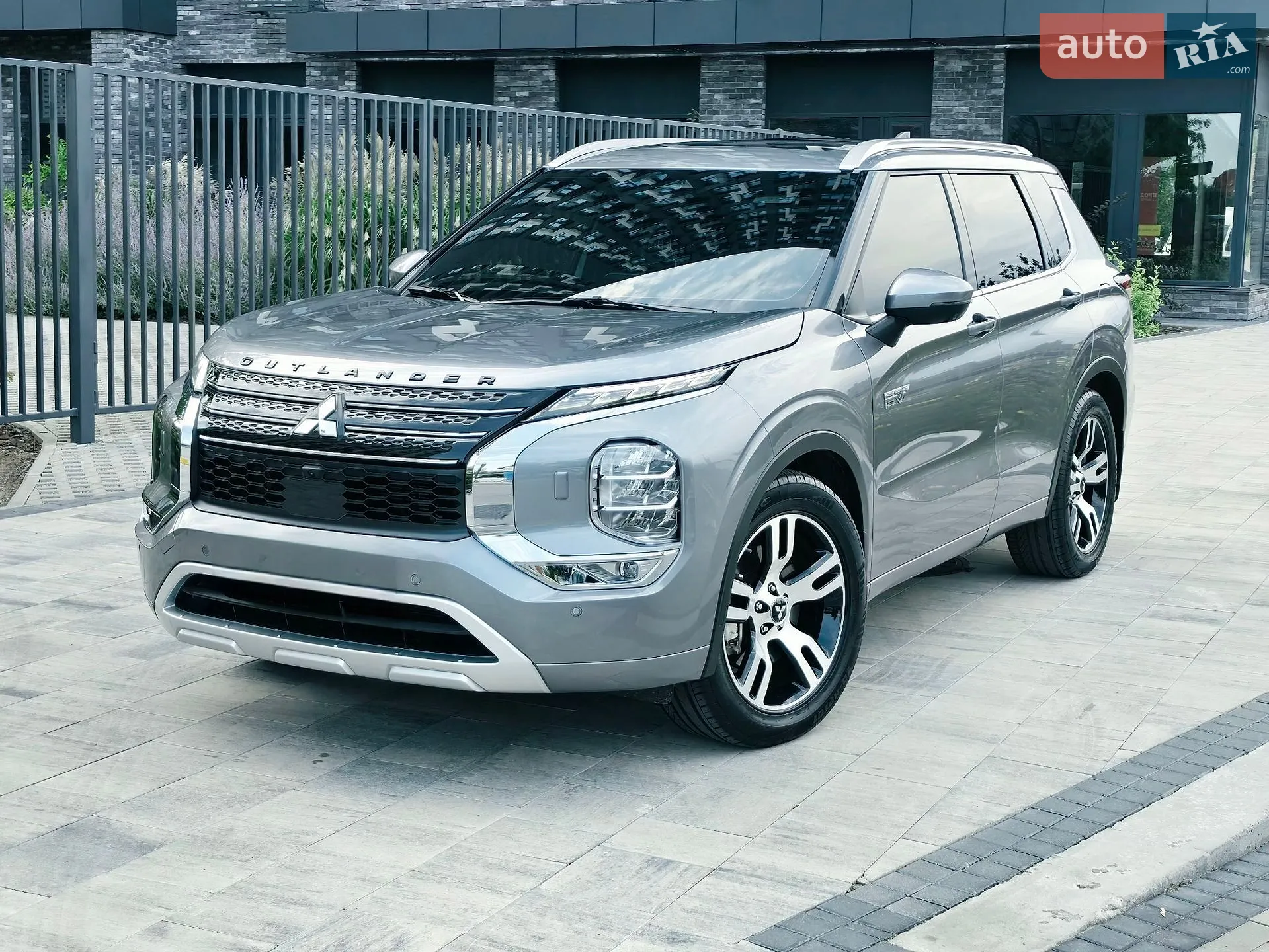 Mitsubishi Outlander, 2023