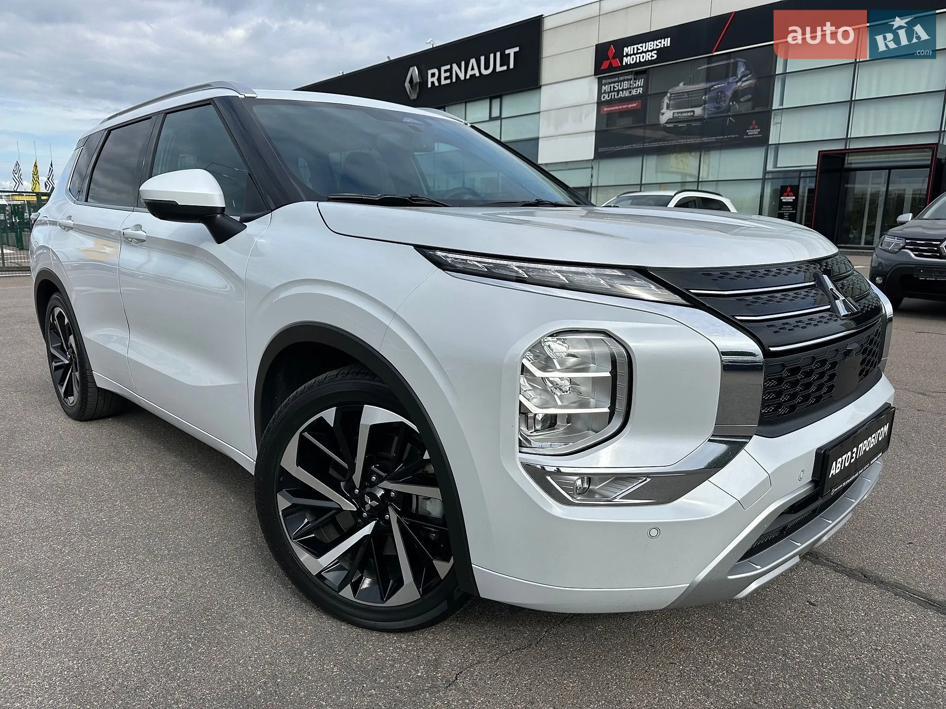 Mitsubishi Outlander, 2025
