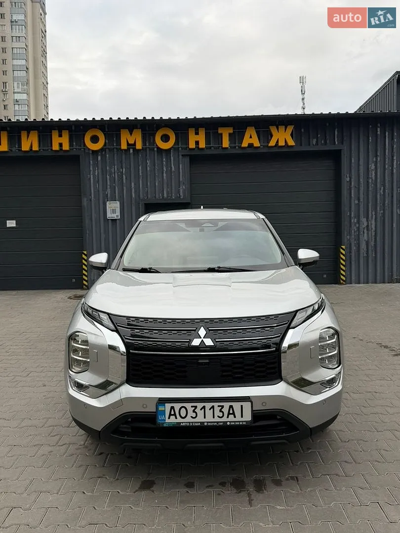 Mitsubishi Outlander, 2021