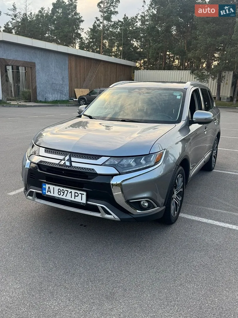 Mitsubishi Outlander, 2015