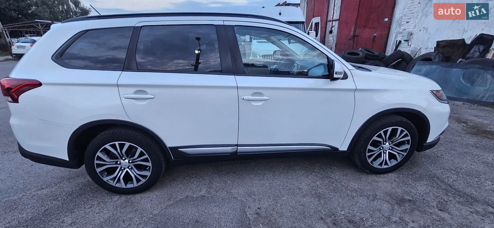 Mitsubishi Outlander, 2016