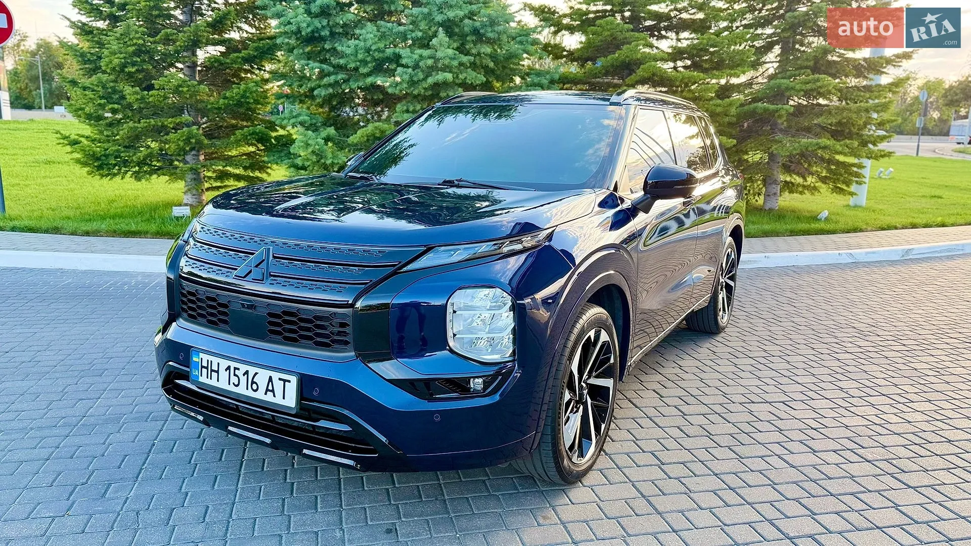 Mitsubishi Outlander, 2023
