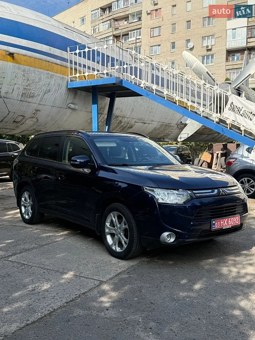 Mitsubishi Outlander, 2013