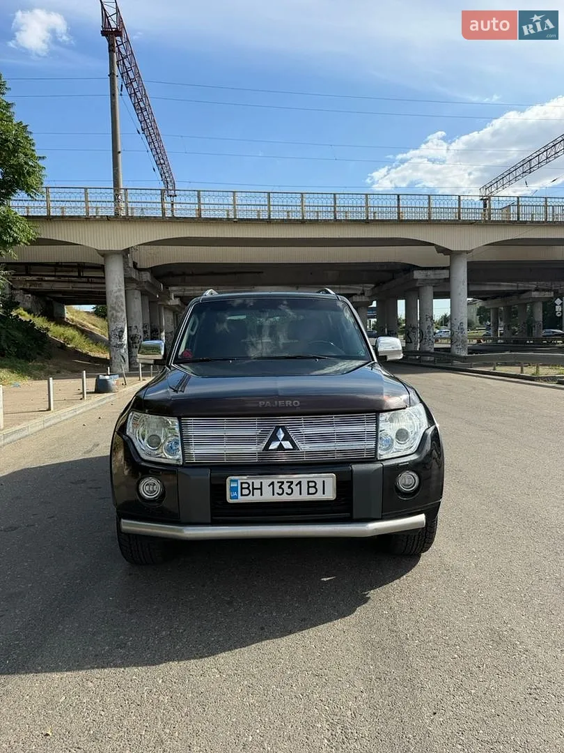 Mitsubishi Pajero Wagon, 2011