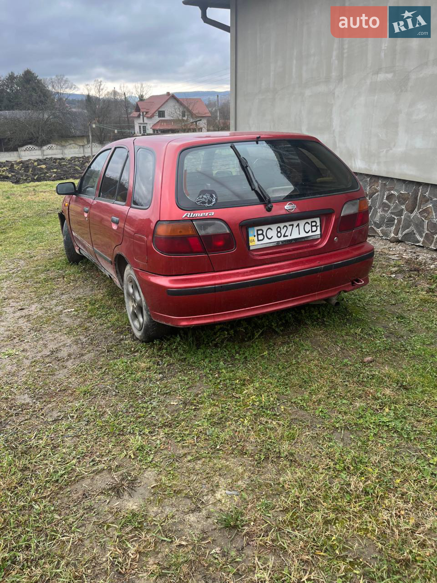 Nissan Almera, 1996