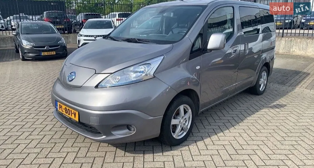 Nissan e-NV200, 2015