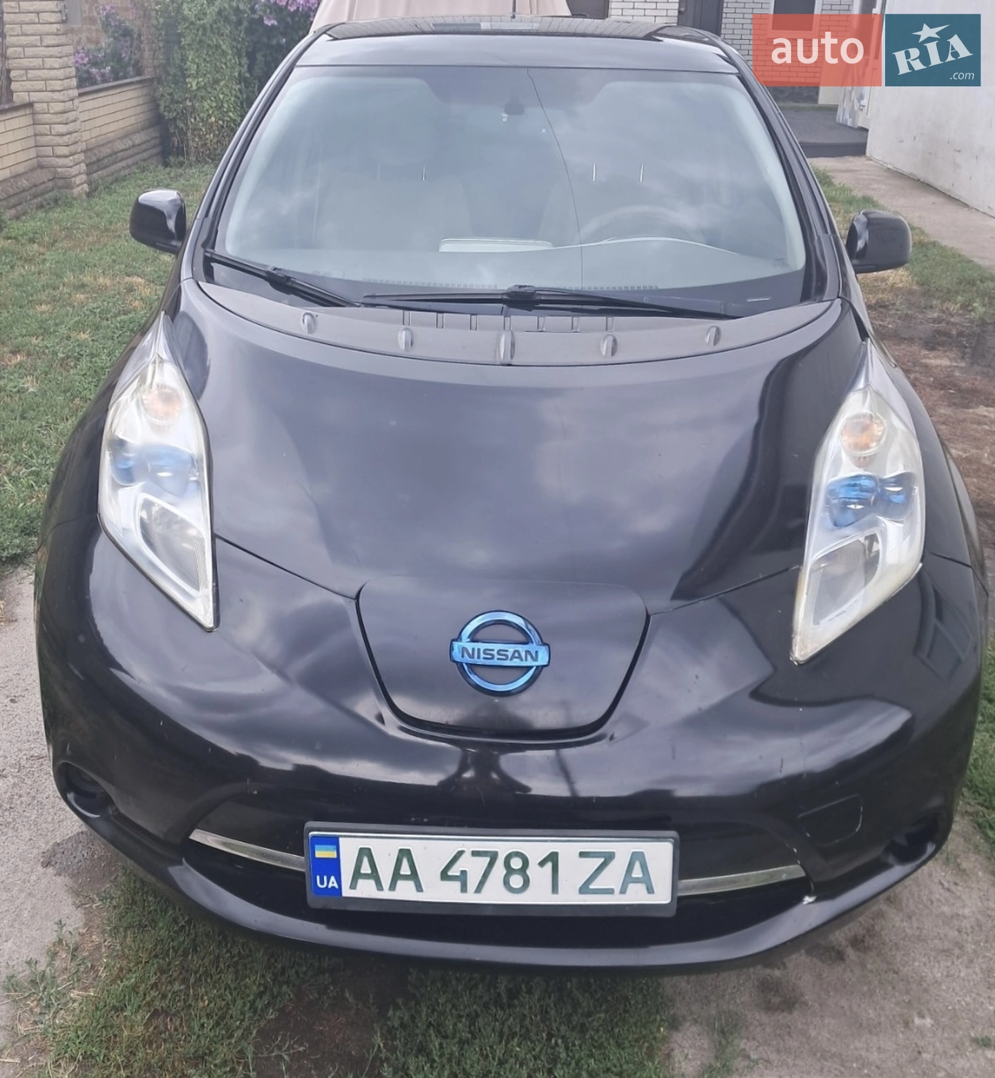 Nissan Leaf, 2011