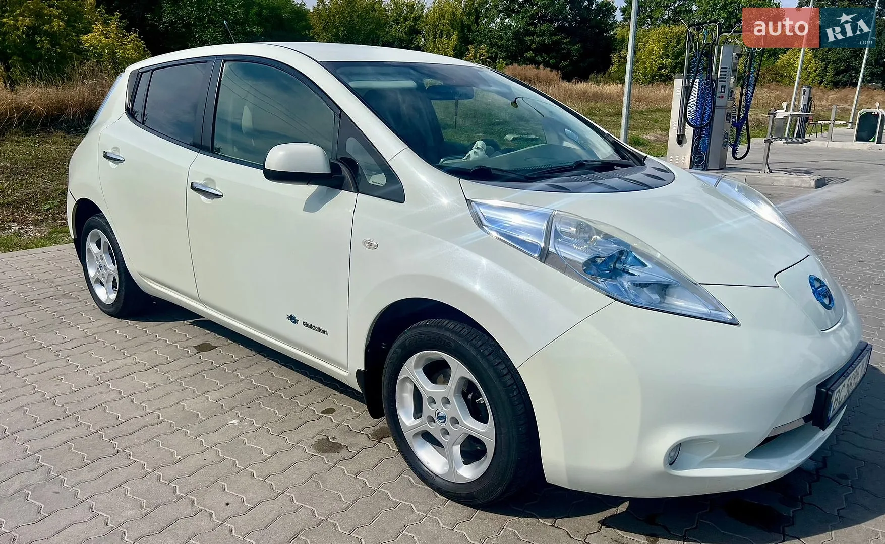 Nissan Leaf, 2011