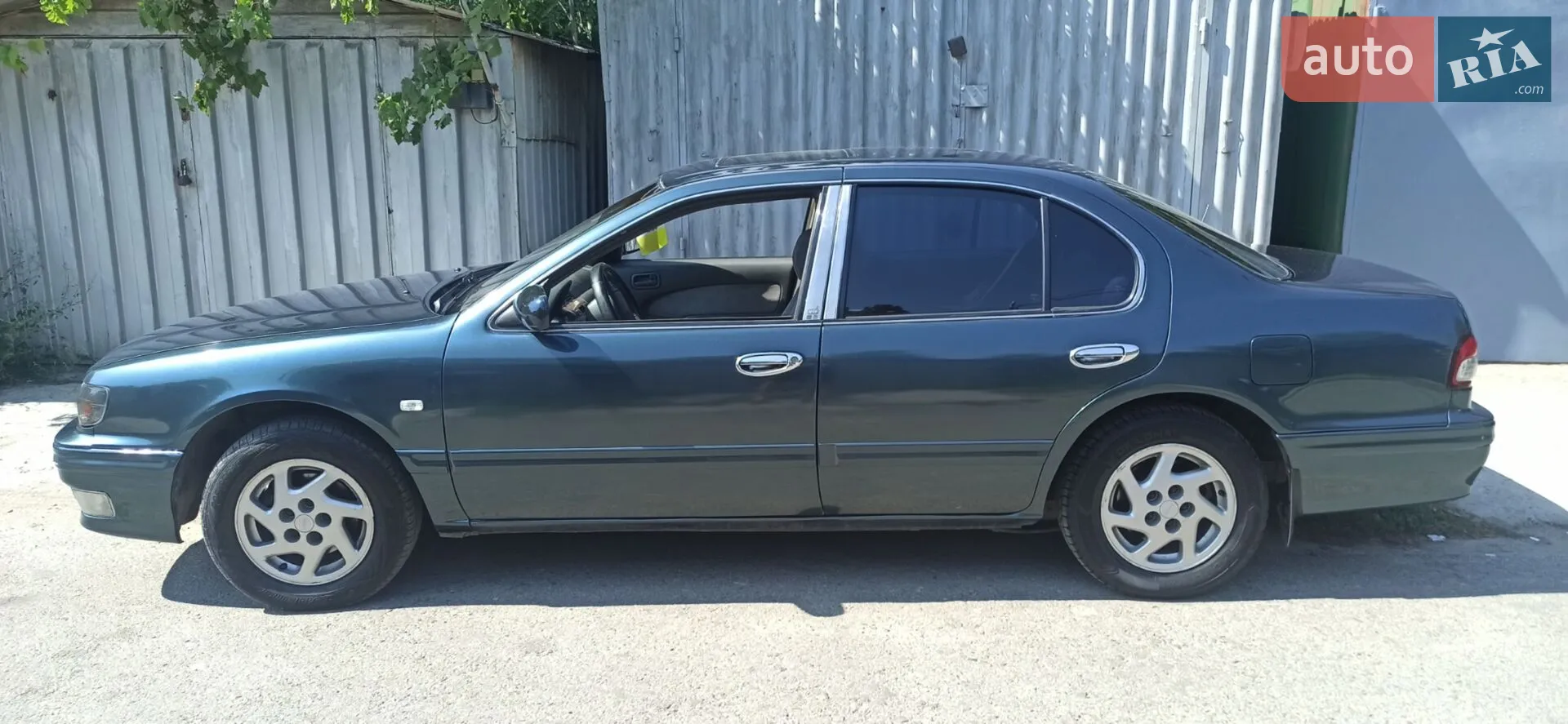 Nissan Maxima, 1996