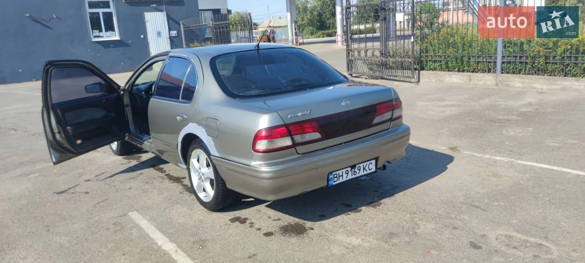 Nissan Maxima, 1998