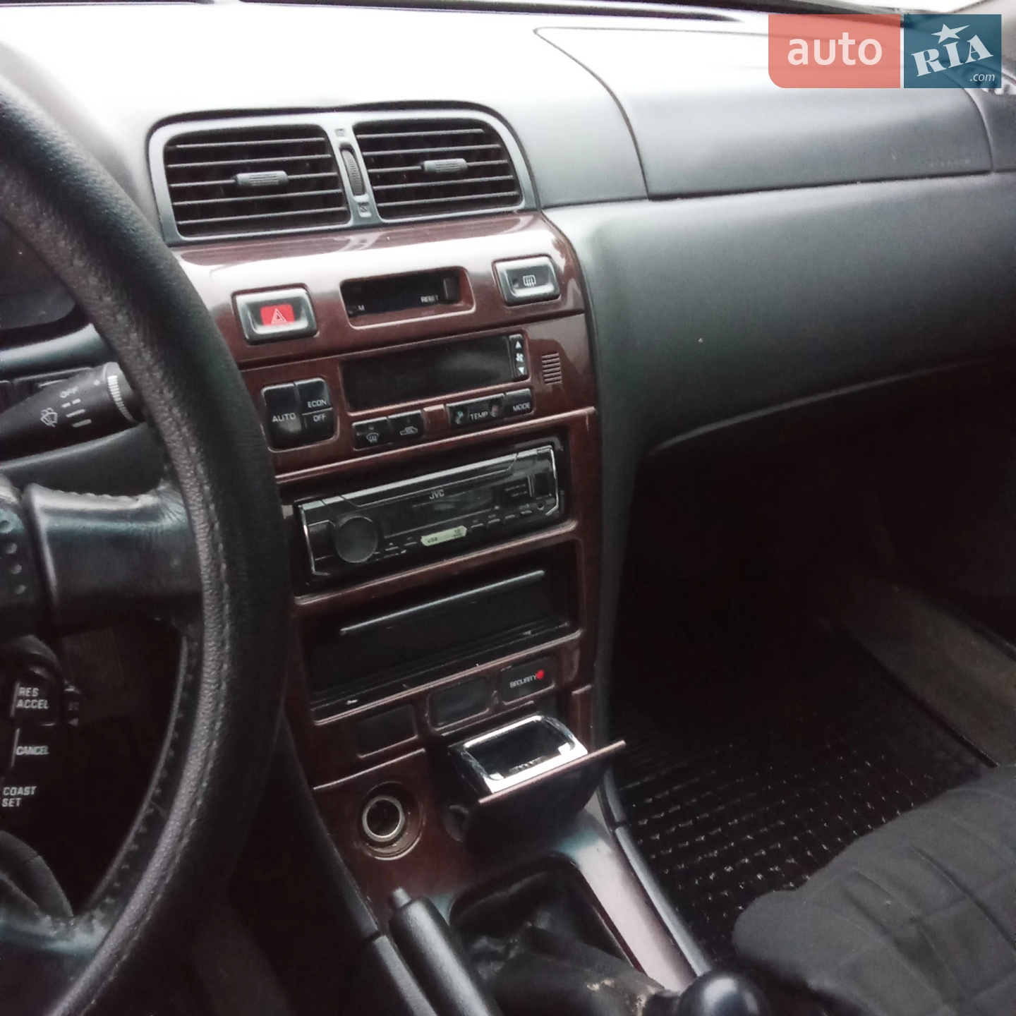 Nissan Maxima, 1998