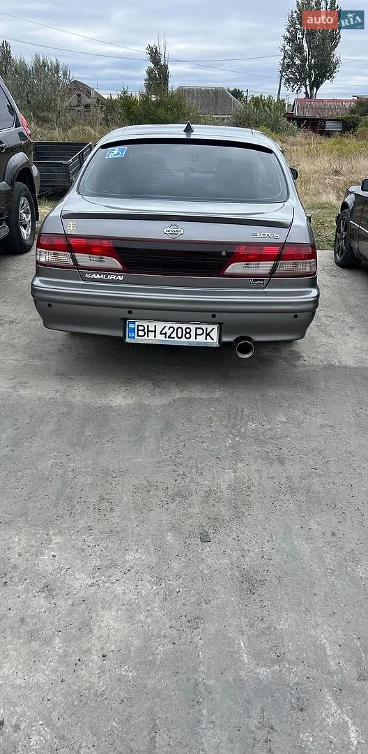 Nissan Maxima, 1996