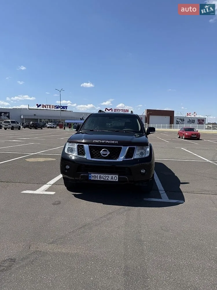 Nissan Pathfinder, 2011