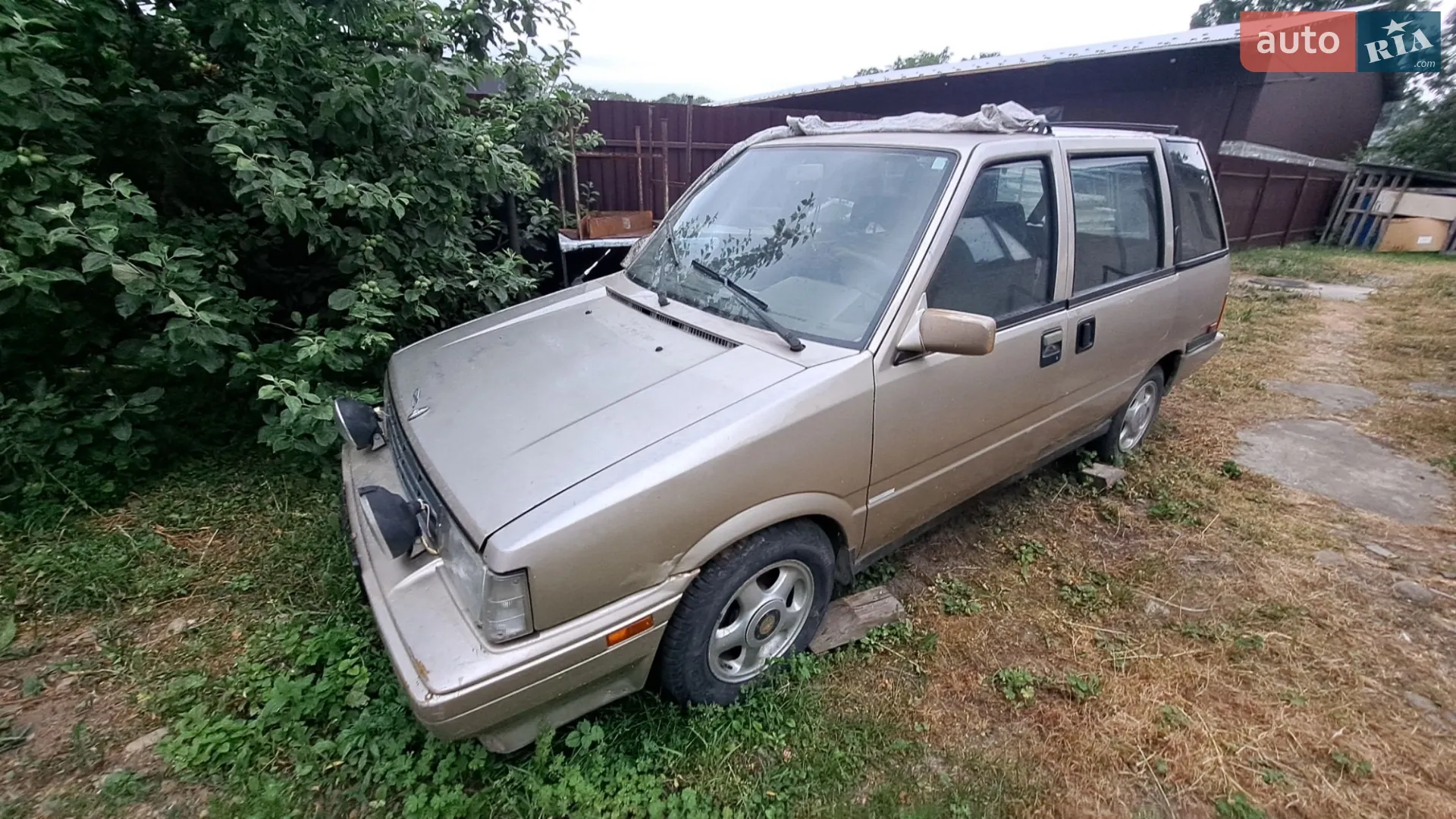 Nissan Prairie, 1986
