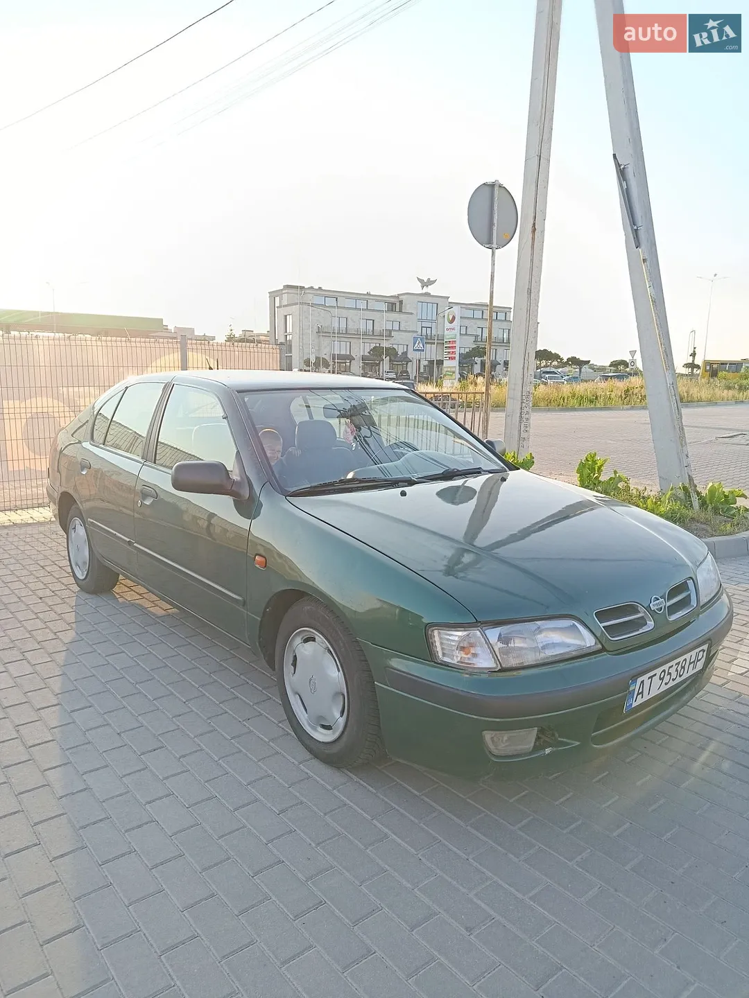 Nissan Primera, 1998