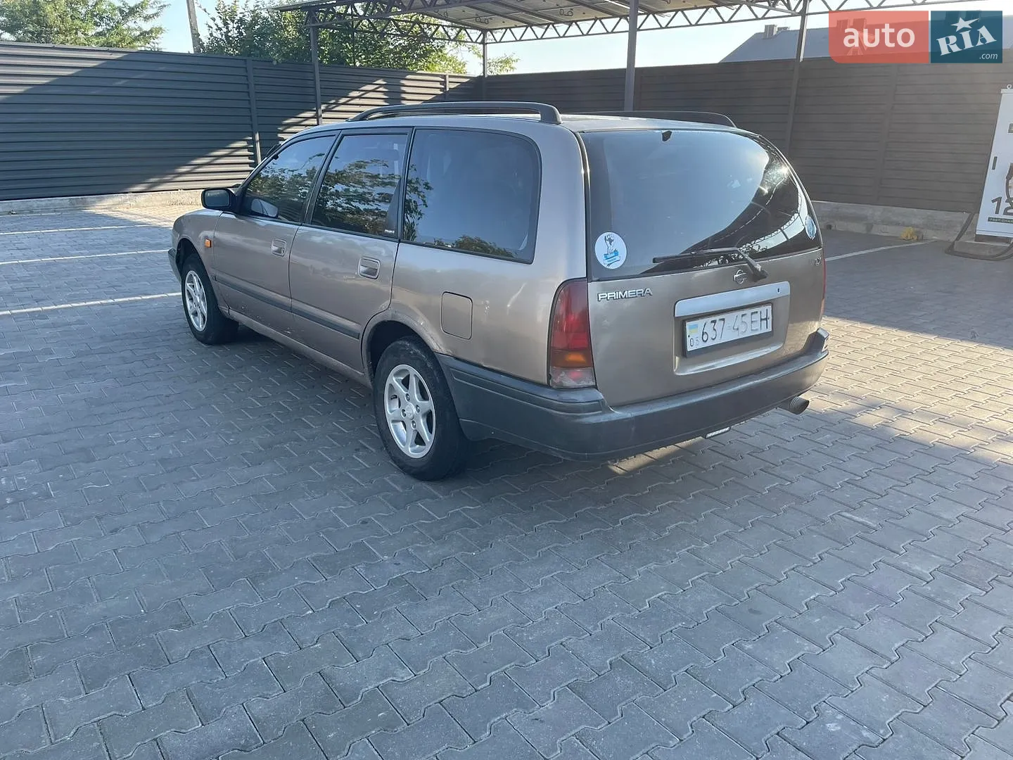 Nissan Primera, 1992