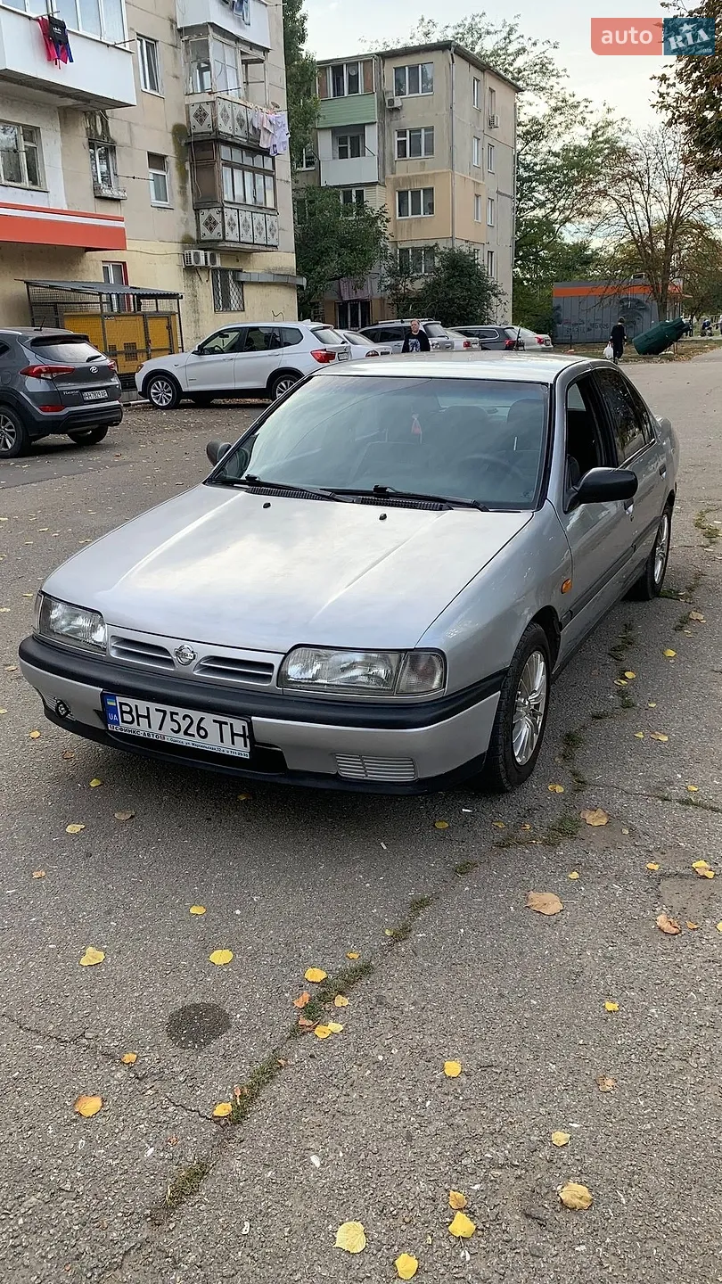 Nissan Primera, 1990