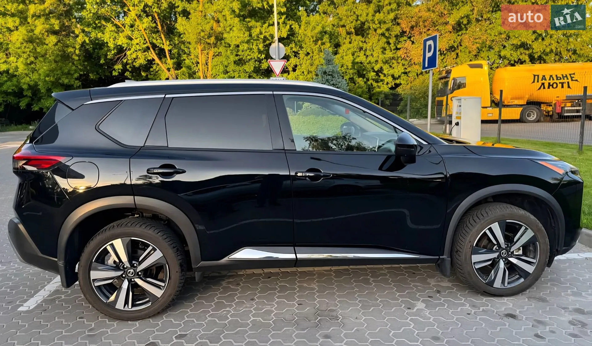 Nissan Rogue, 2020