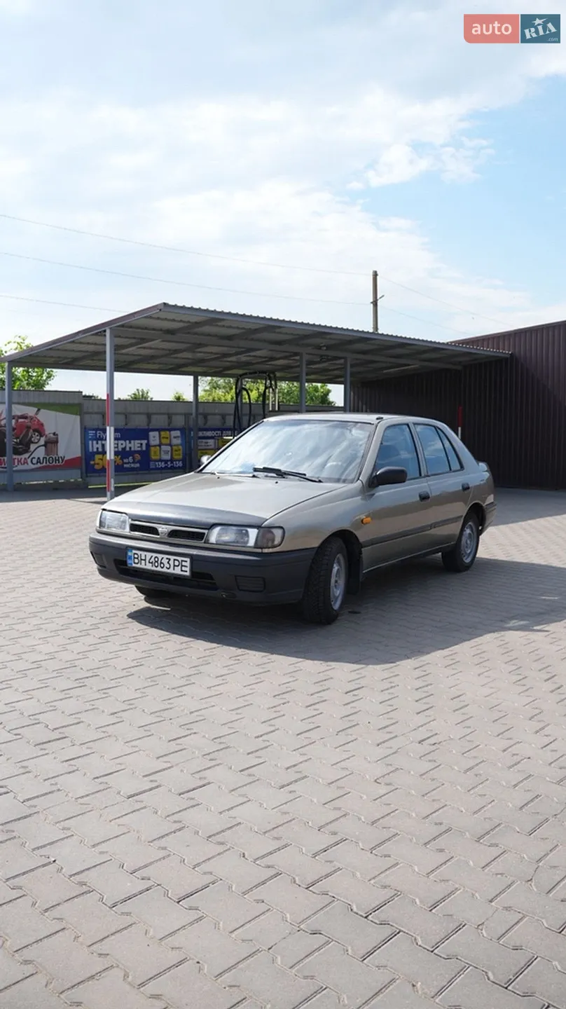 Nissan Sunny, 1990