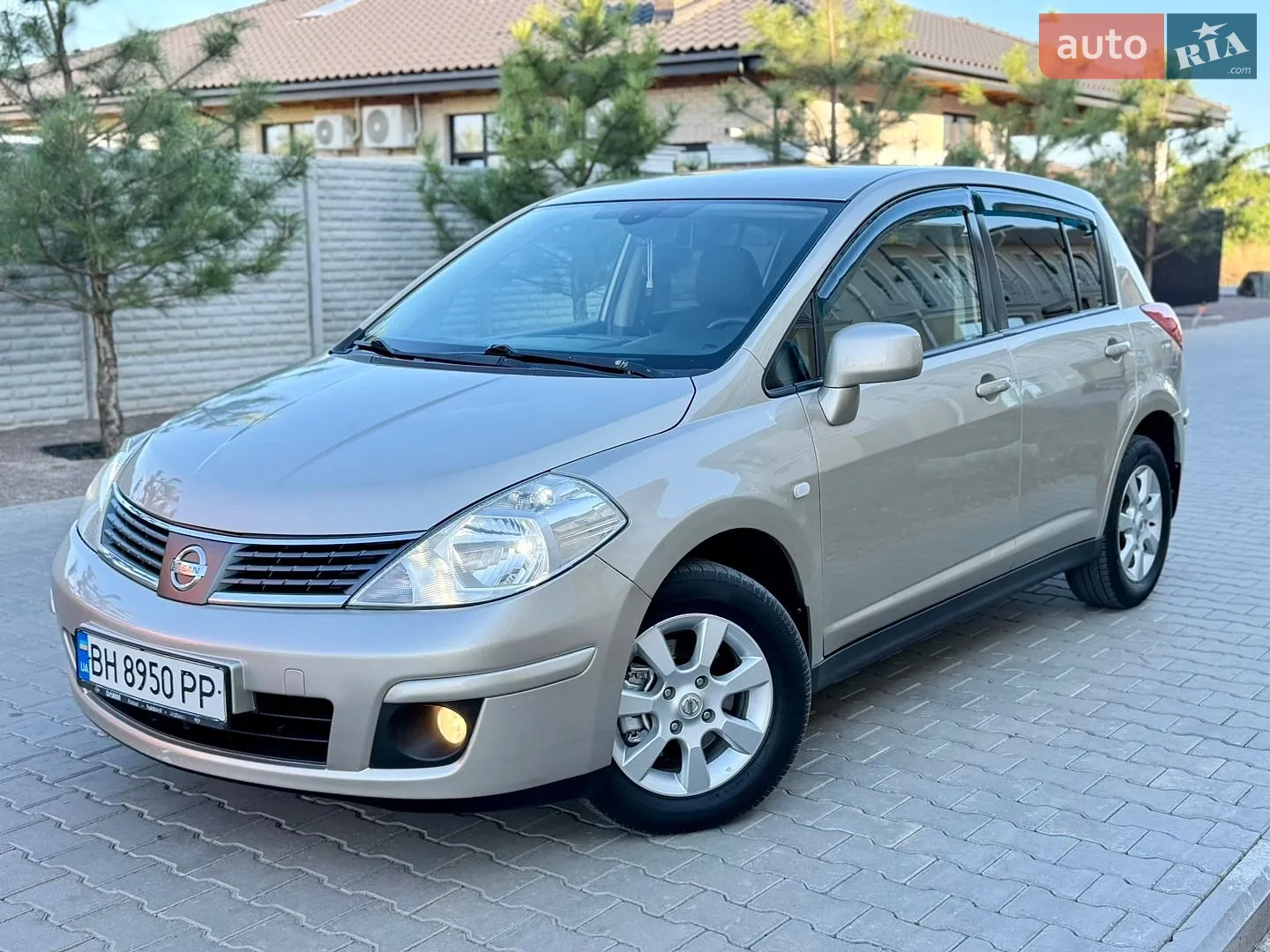 Nissan TIIDA, 2010