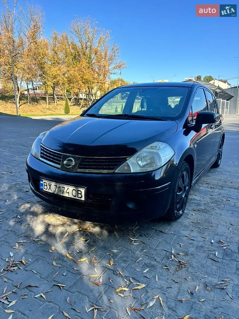 Nissan TIIDA, 2011