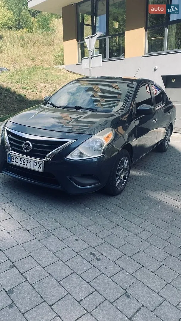 Nissan Versa, 2016