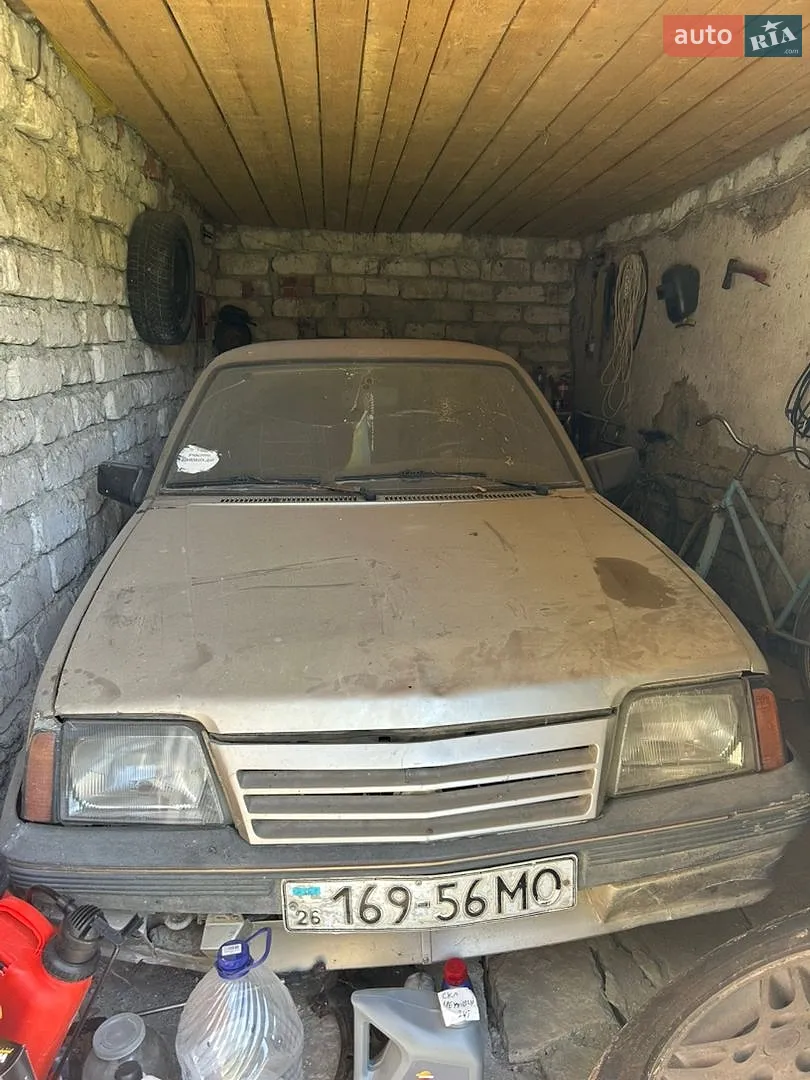 Opel Ascona, 1986