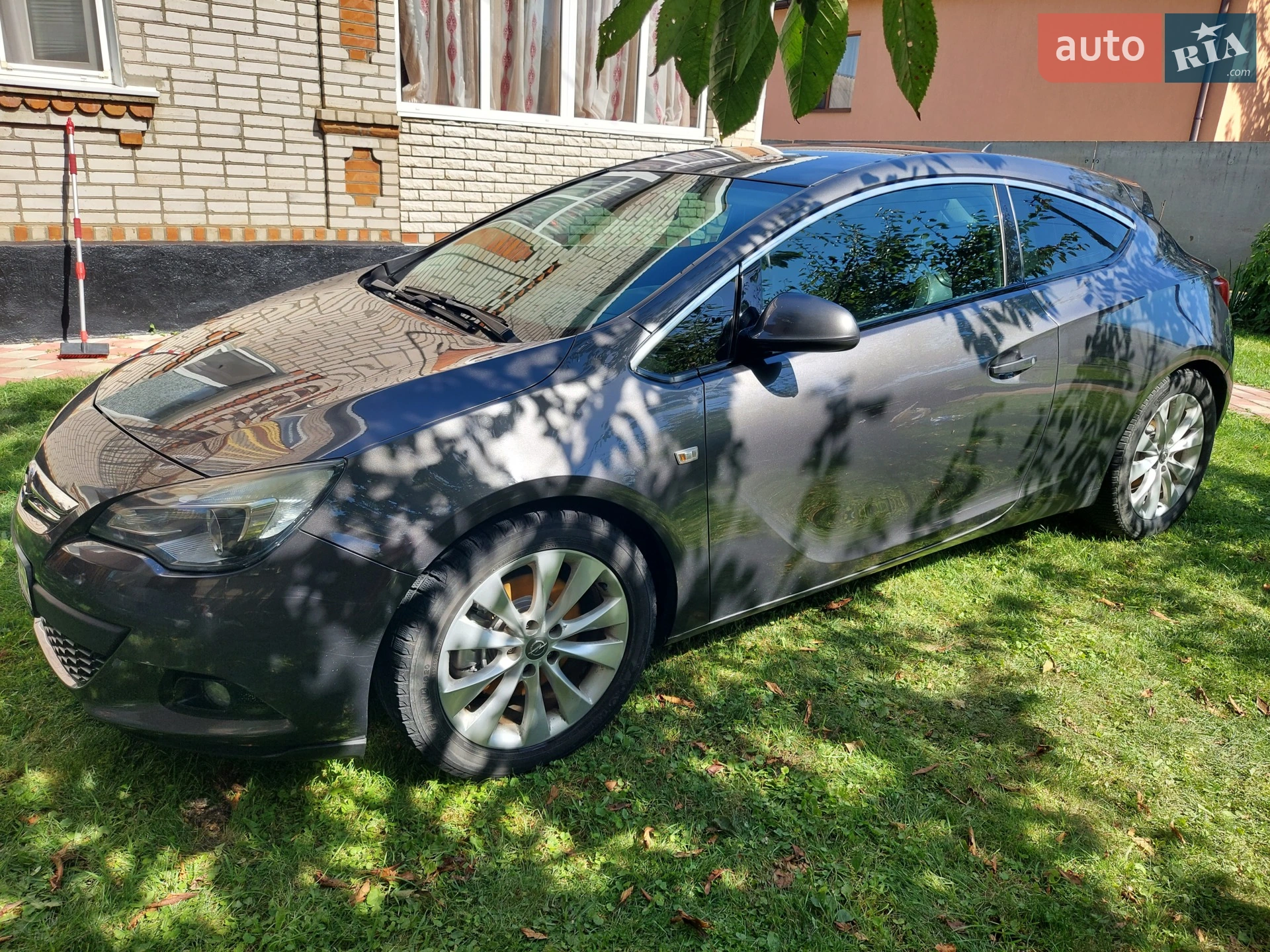 Opel Astra GTC, 2012