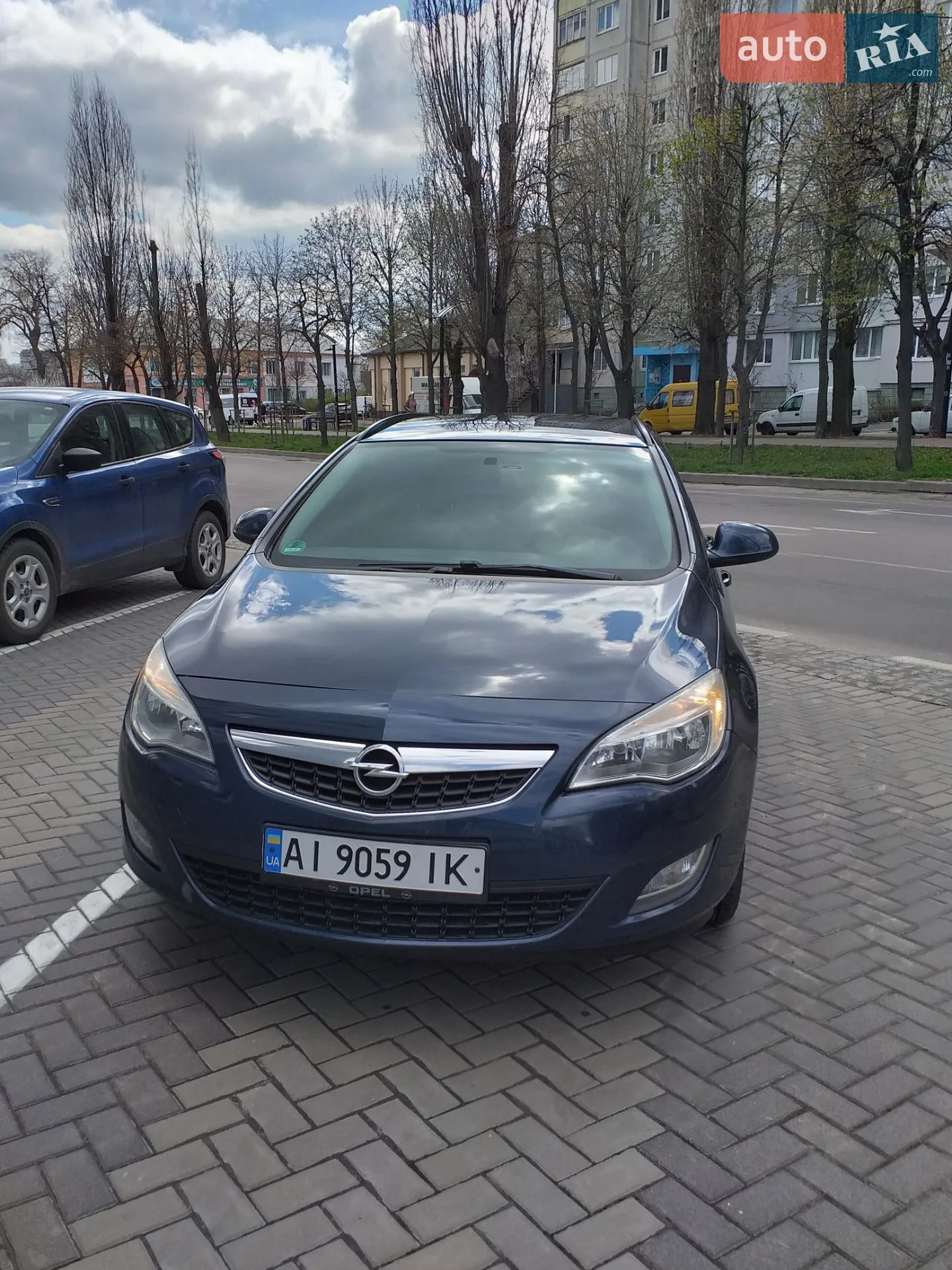Opel Astra, 2011